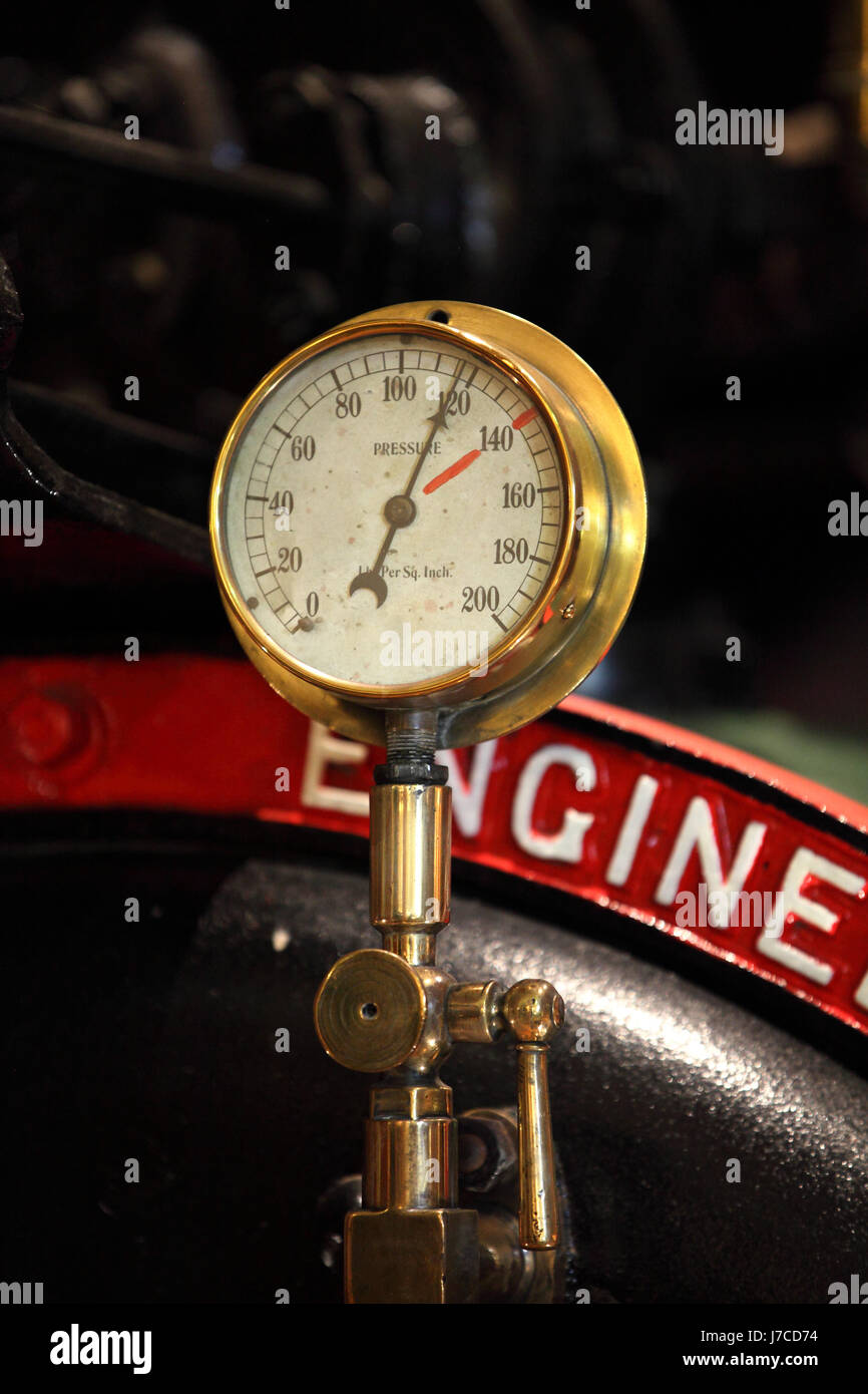 engine drive motor print steam-engine manometer exess pressure historical Stock Photo