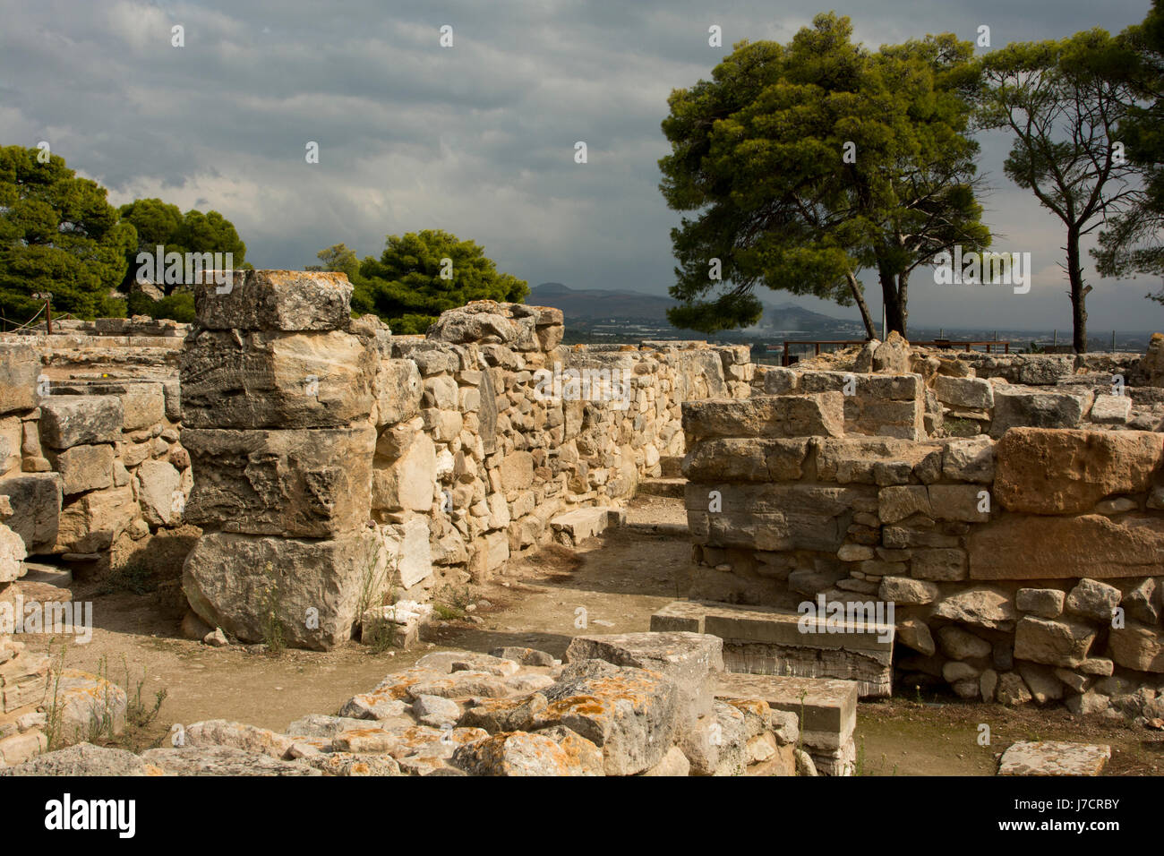 Phaistos was an Minoan palace and city iin southern central Crete with ...