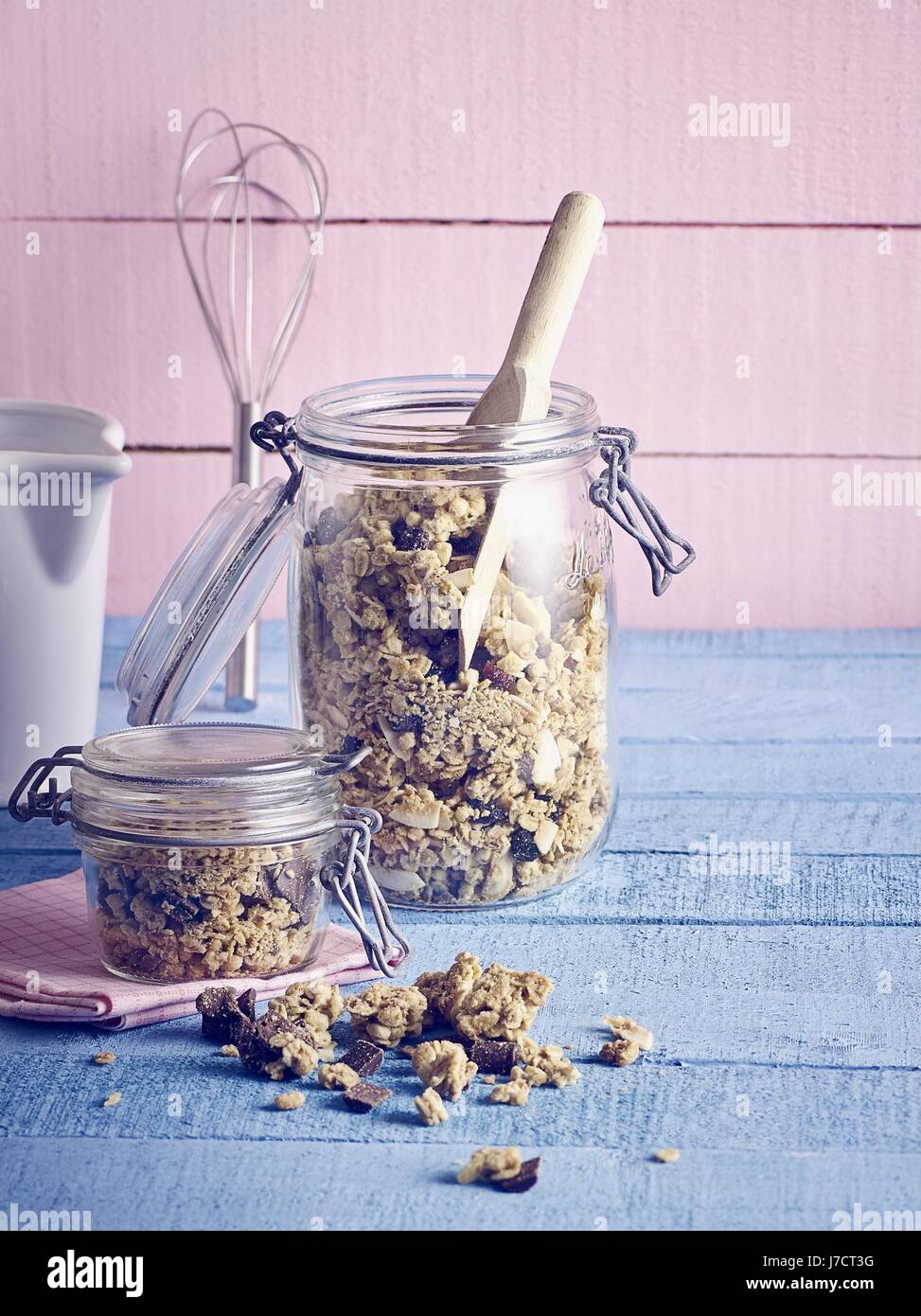 Muesli in canning jars (teaser muesli Stock Photo Alamy