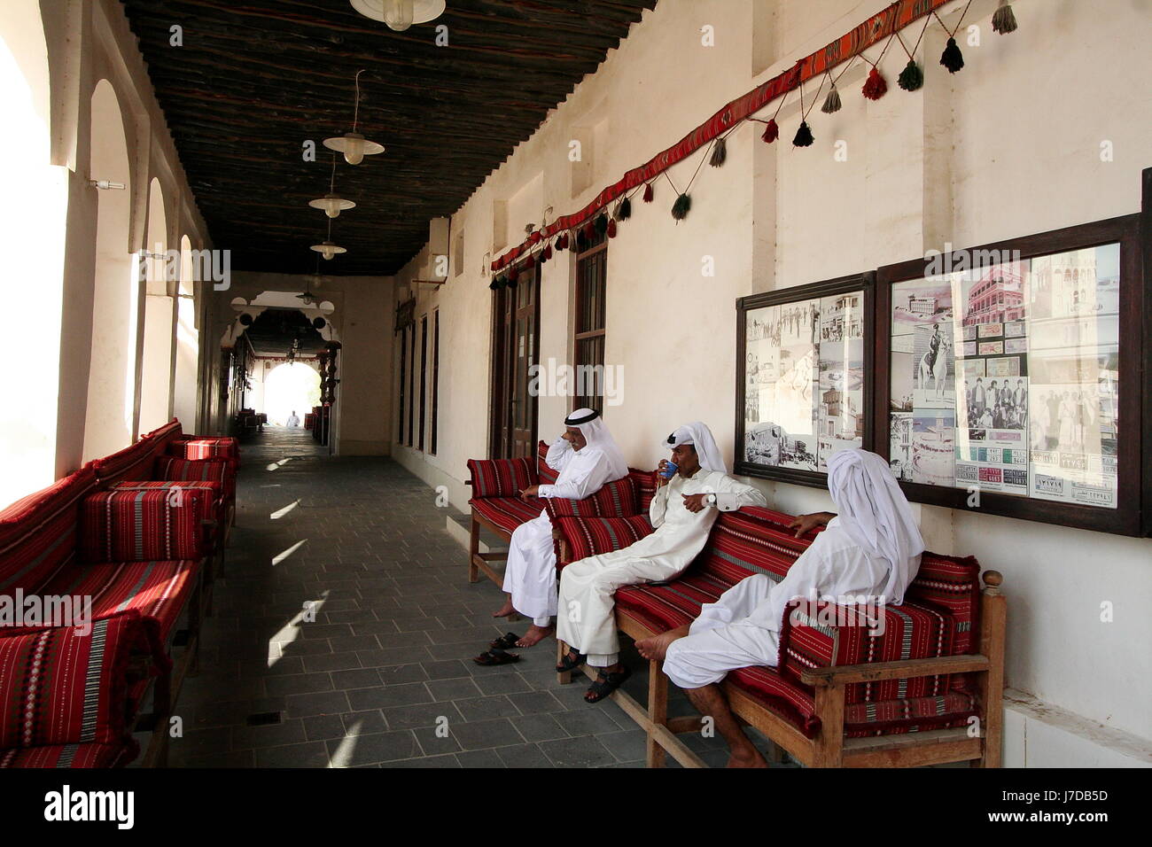 Qatari men hires stock photography and images Alamy