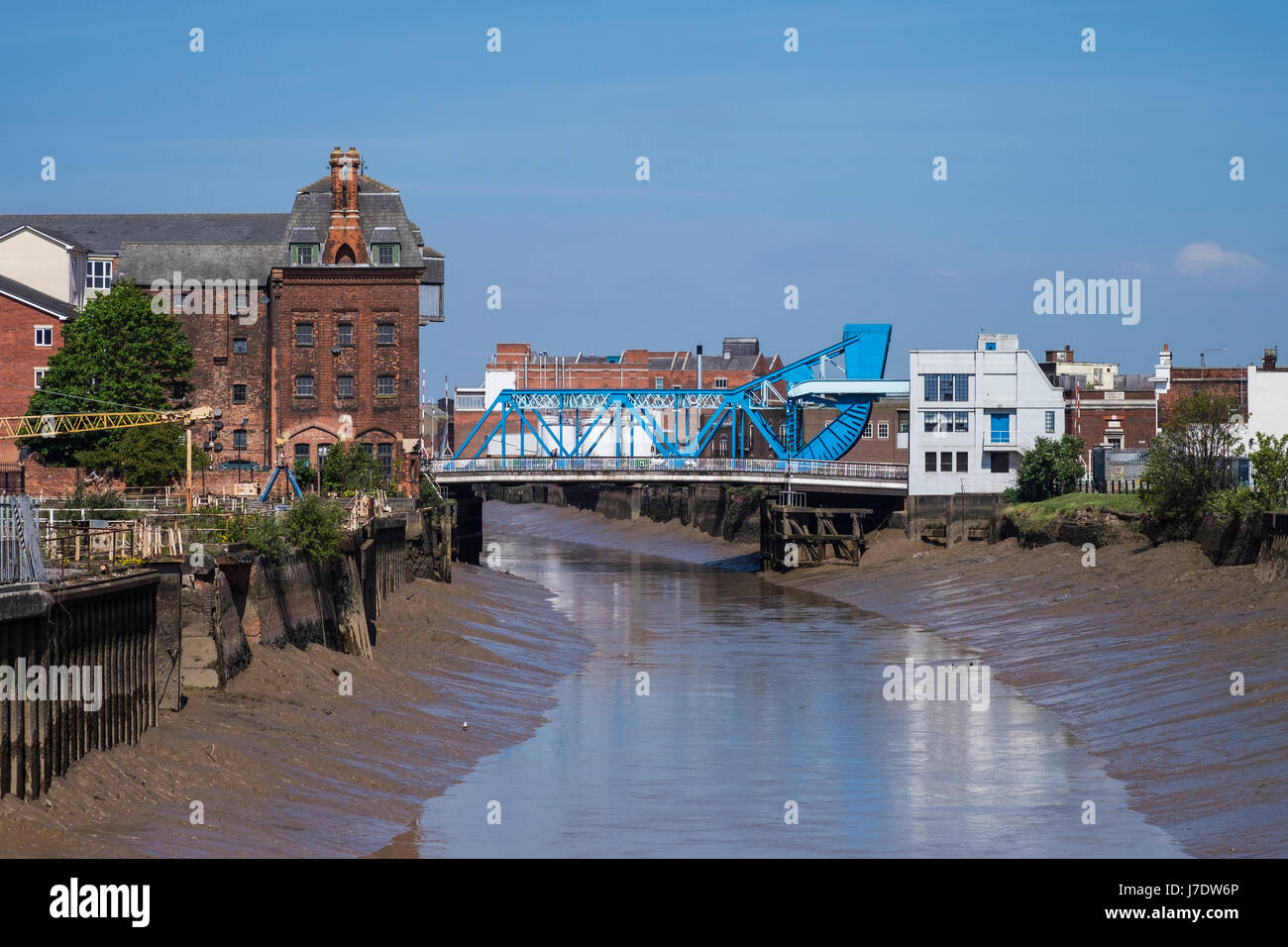 A165 North bridge over the river Hull at low tide, Kingston Upon Hull, Yorkshire, England, U.K. Stock Photo