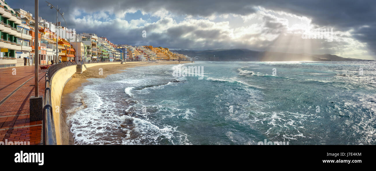 Panoramic view of beach and coastline in storm weather. Las Palmas, Gran  Canaria, Spain Stock Photo - Alamy