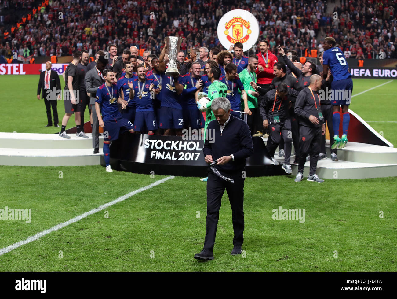 Manchester United manager Jose Mourinho, Henrikh Mkhitaryan and the bench  celebrate victory at full time of the UEFA Europa League Final at the  Friends Arena in Stockholm, Sweden Stock Photo - Alamy