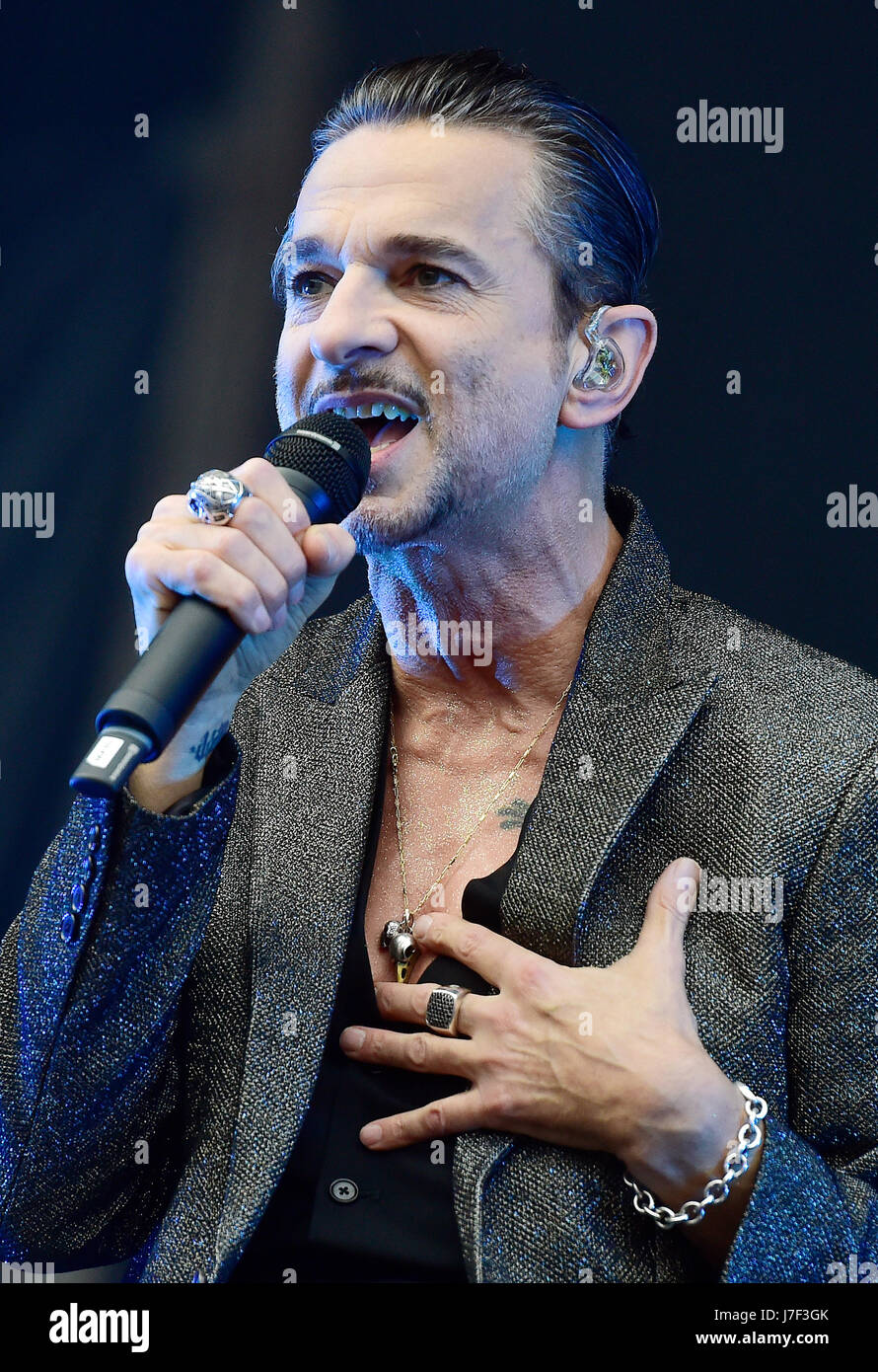 Singer david gahan depeche mode hi-res stock photography and images - Alamy