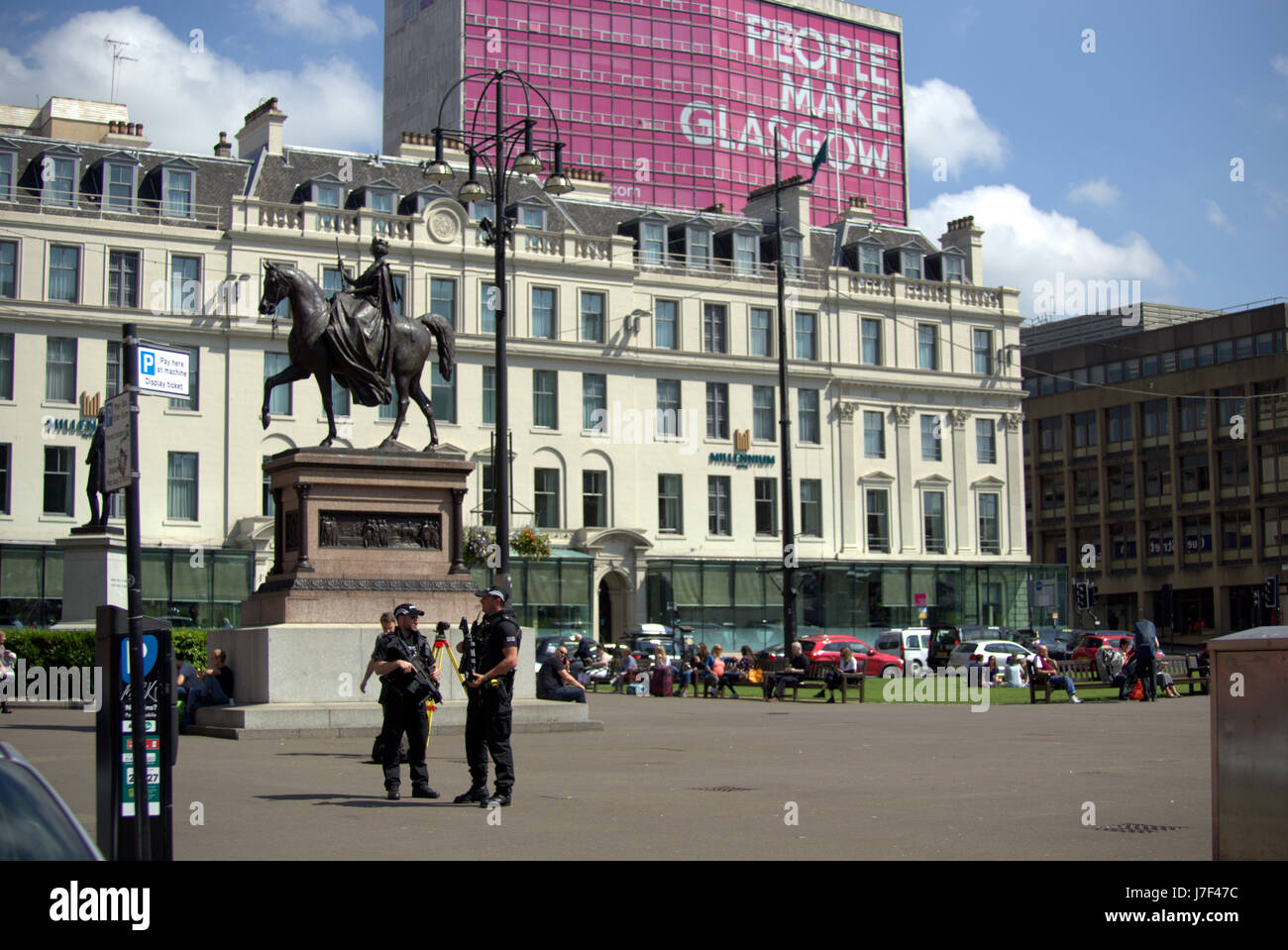 Glasgow, Scotland, UK. 25th May, 2017. Armed police patrol the centre of Glasgow as the sun shines Credit: gerard ferry/Alamy Live News Stock Photo