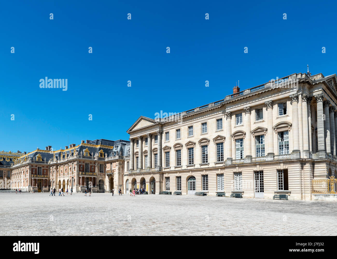 The Cour Royale (Royal Courtyard) and north wing, Chateau de Versailles (Palace of Versailles), near Paris, France Stock Photo