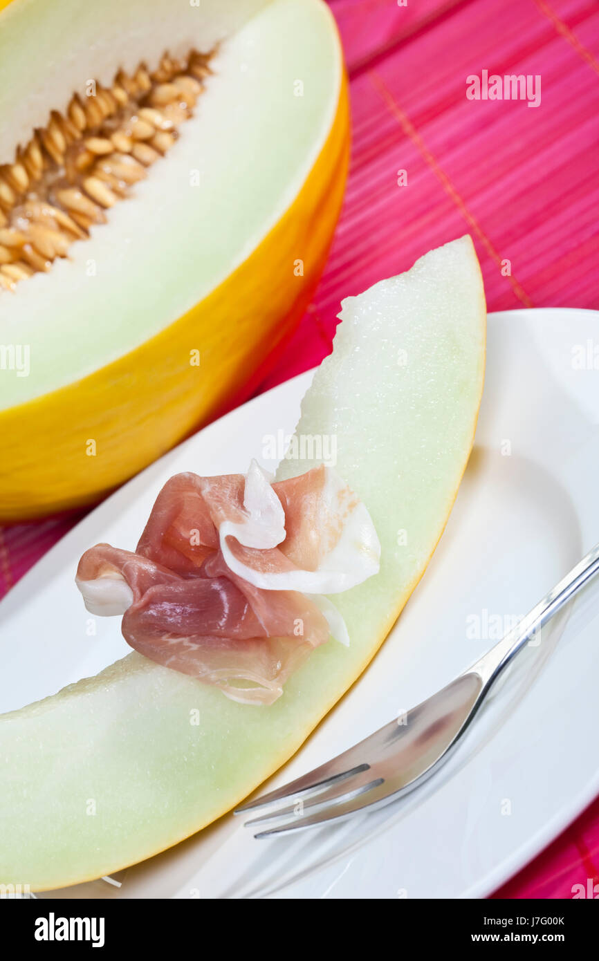Gelbe honigmelone hires stock photography and images Alamy
