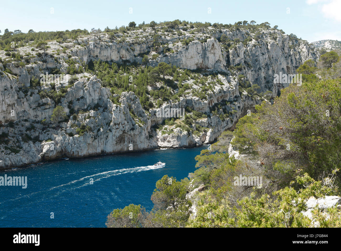 Calanque de PortMiou with excursion boat, Parc National des Calanques, BouchesduRhone, France