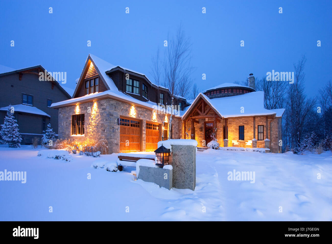 North America, Canada, Ontario, stone house with Christmas wreath Stock Photo