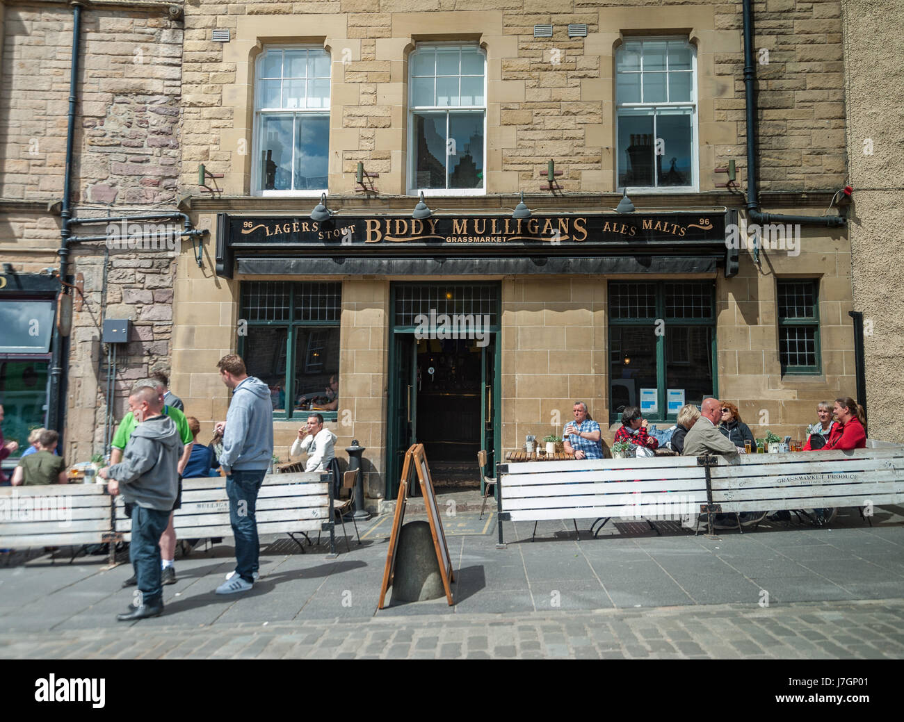 Mulligans pub on Grassmarket street in Edinburgh Scotland Stock Photo