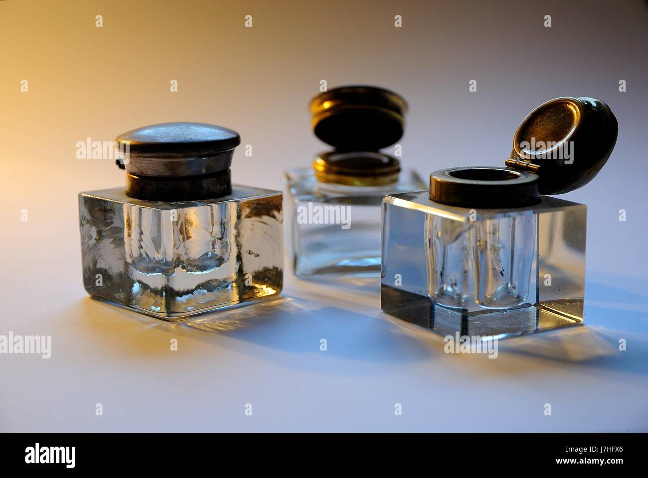 Inkwells hi-res stock photography and images - Alamy