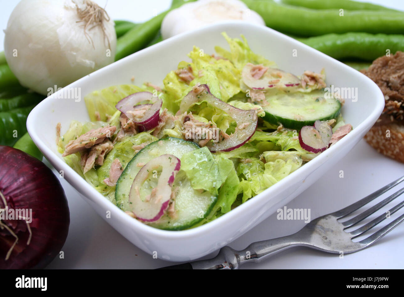 fish vegetable pisces salad tunny tuna food aliment bread vitamins vitamines Stock Photo