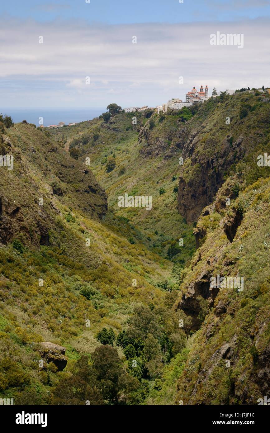 Moya village, perched on clifftop above Moya ravine, Doramas Rural Park, Gran Canaria, Canary Islands, June 2016. Stock Photo