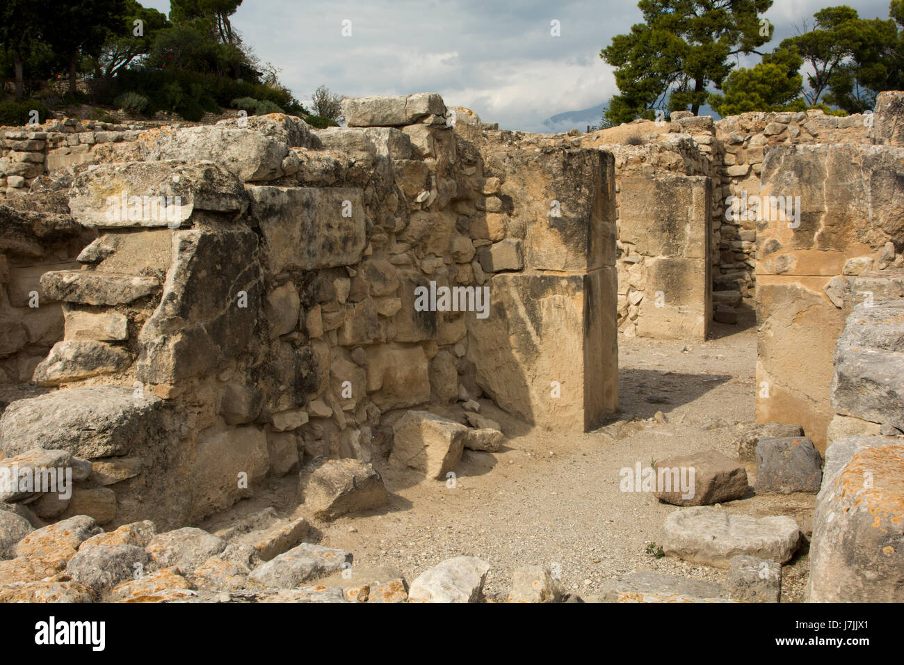 Phaistos was an Minoan palace and city iin southern central Crete with ...