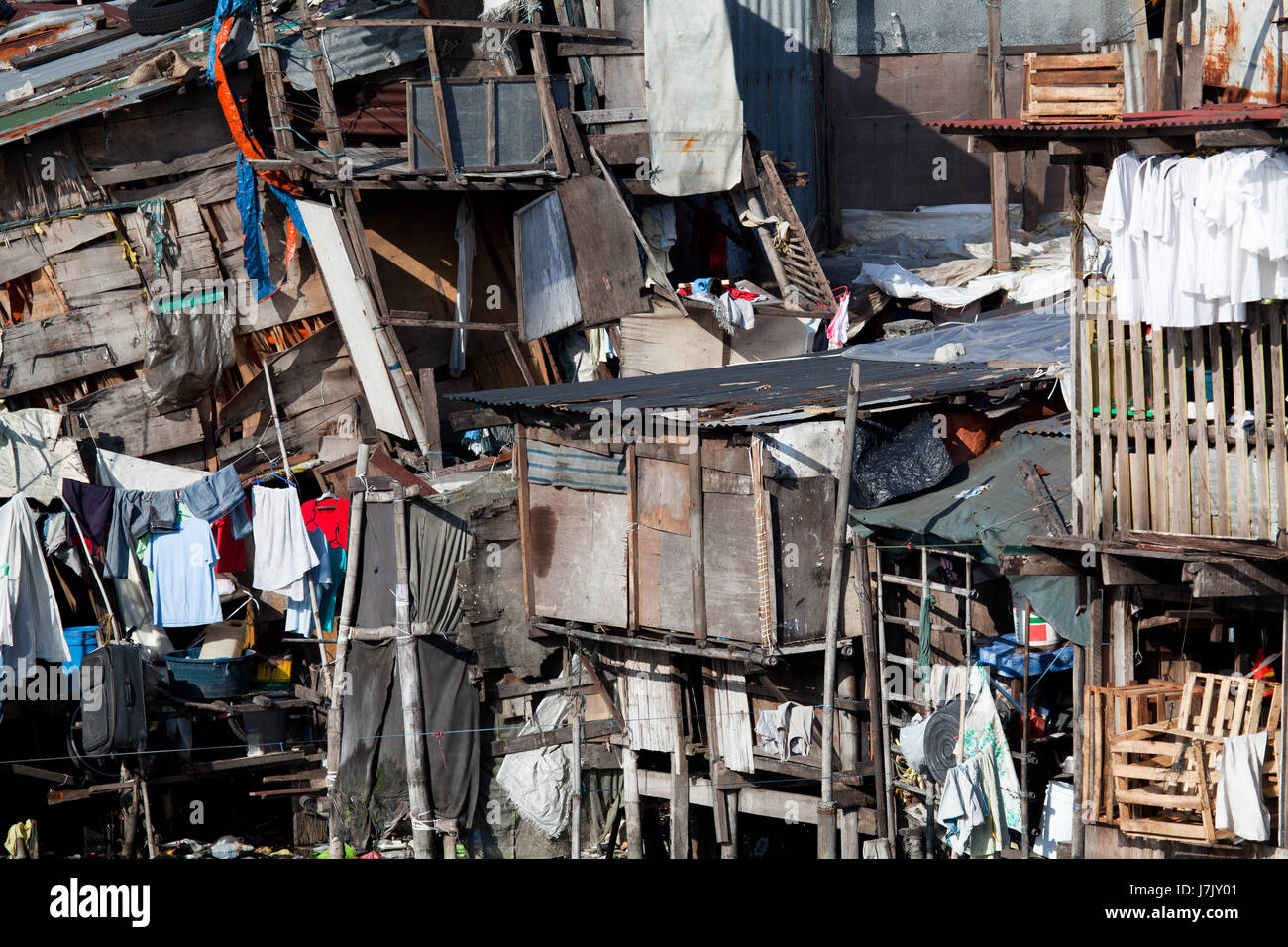 Philippines poor poverty squatter hi-res stock photography and images -  Alamy