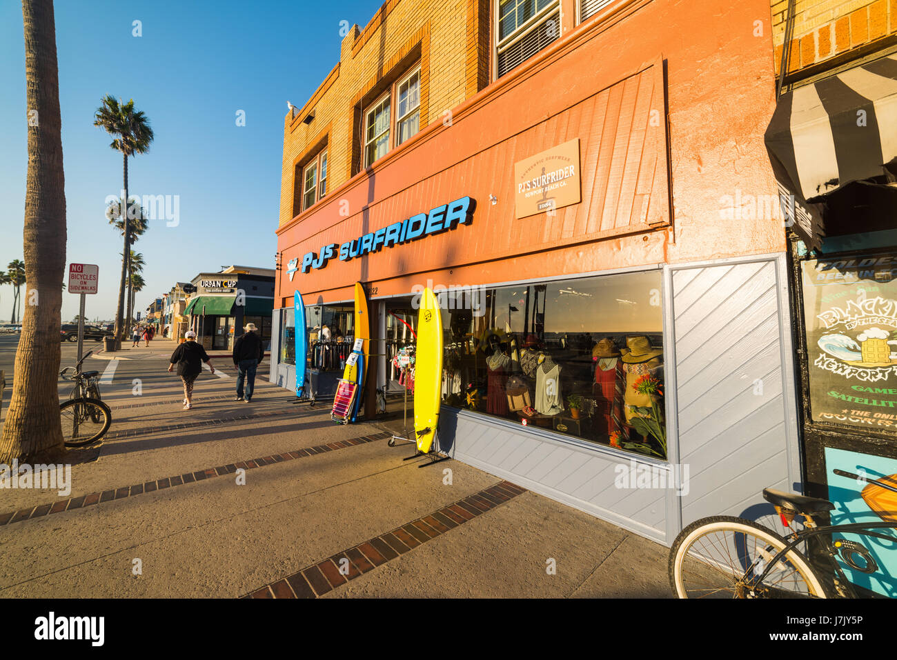 Stores newport beach hi-res stock photography and images - Alamy