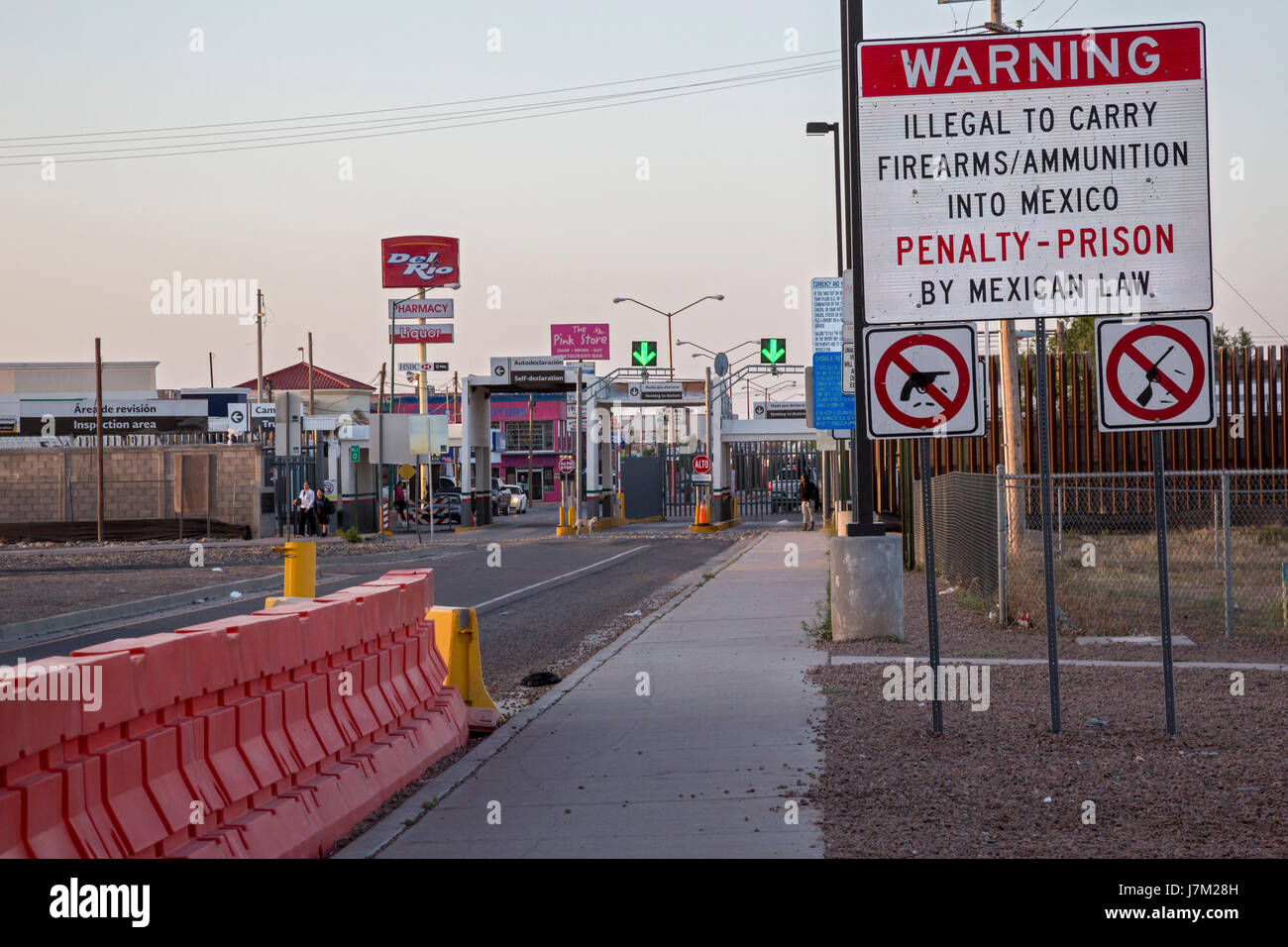 Palomas border hires stock photography and images Alamy