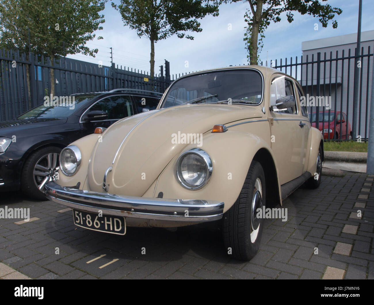 This title refers to a 1968 Volkswagen Beetle, a classic car model. The ...
