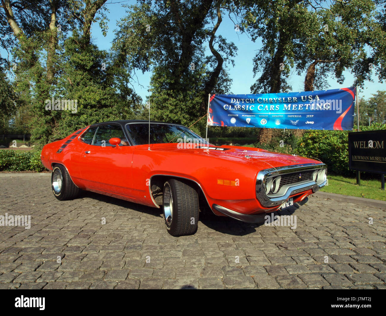 The 1971 Plymouth Road Runner is a classic American muscle car 