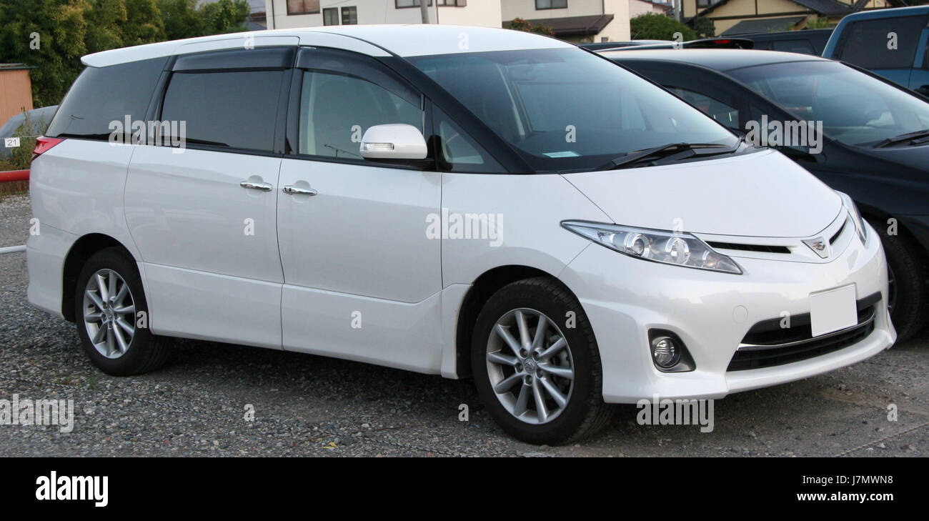 Toyota estima hi-res stock photography and images - Alamy