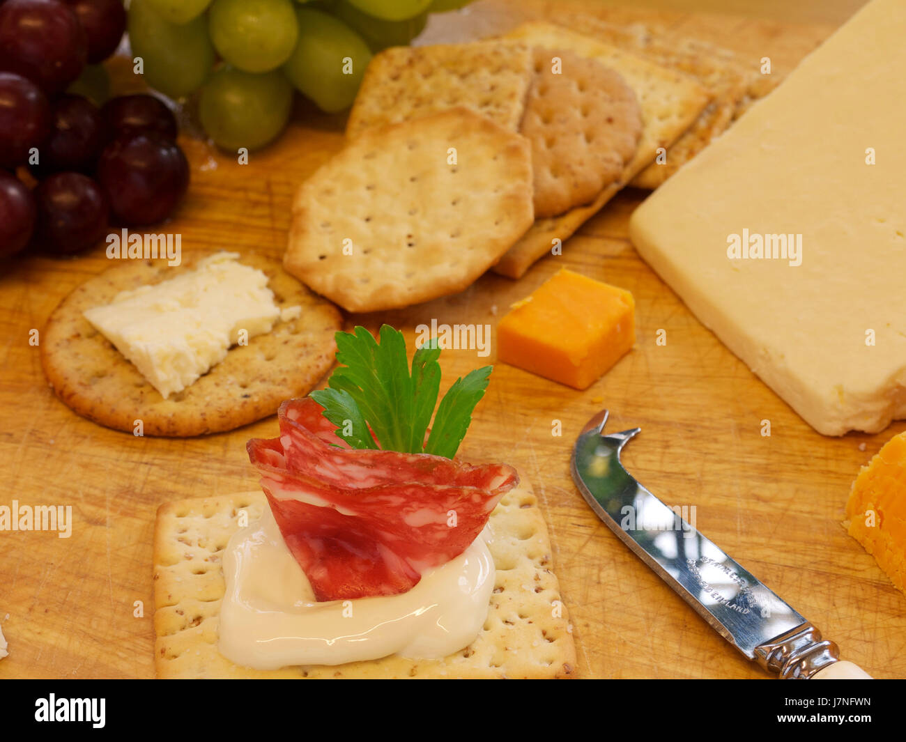 food aliment cheese french dairy cracker crackers snack healthy blue