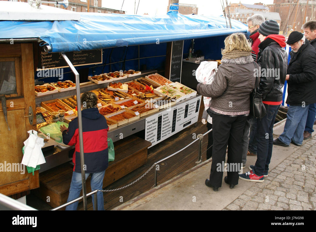 2012.02.25.133250 Fischverkauf alter Hafen Wismar Stock Photo
