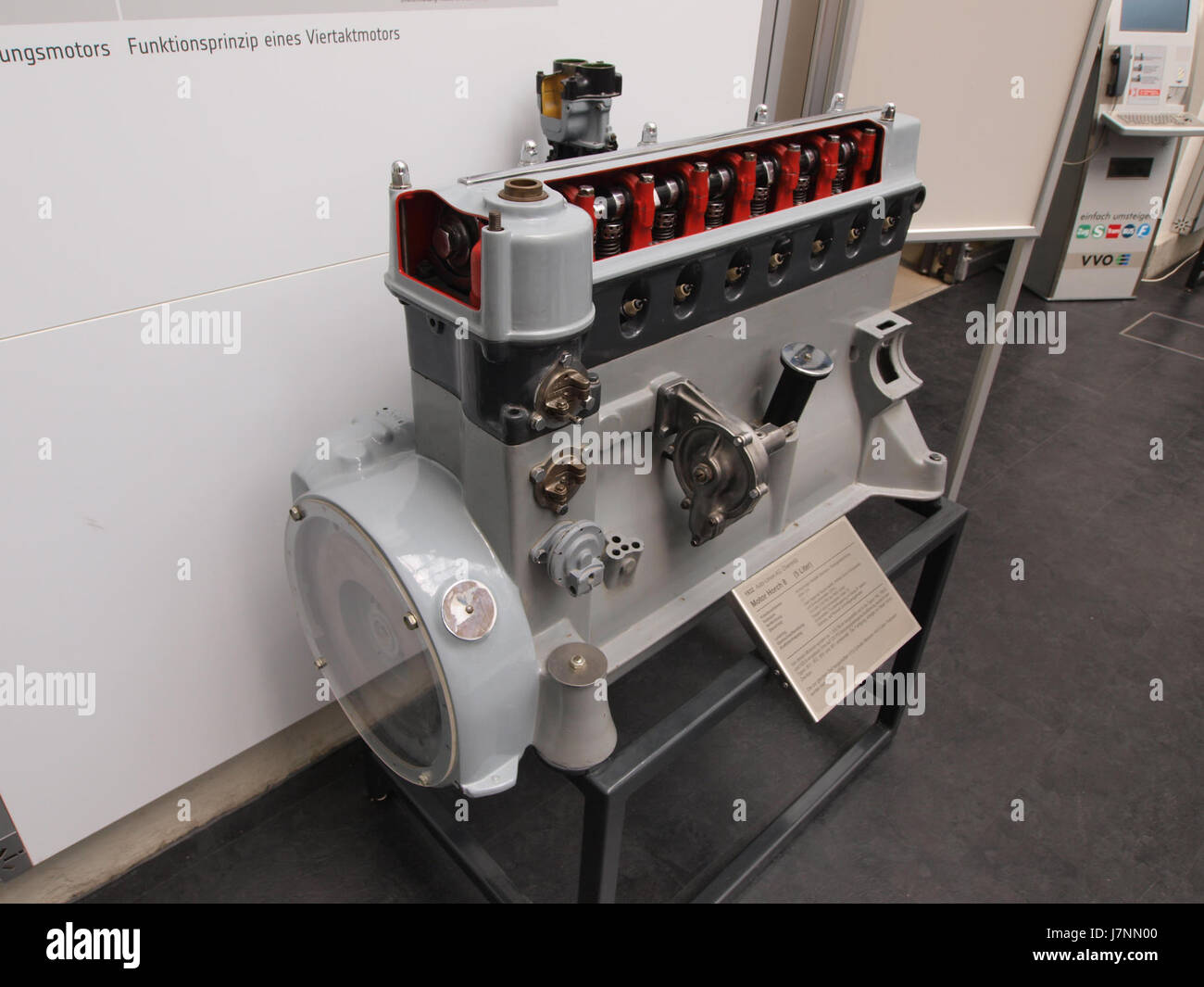 1932 engine of a Horch 8 (5 liter) pic1 Stock Photo - Alamy