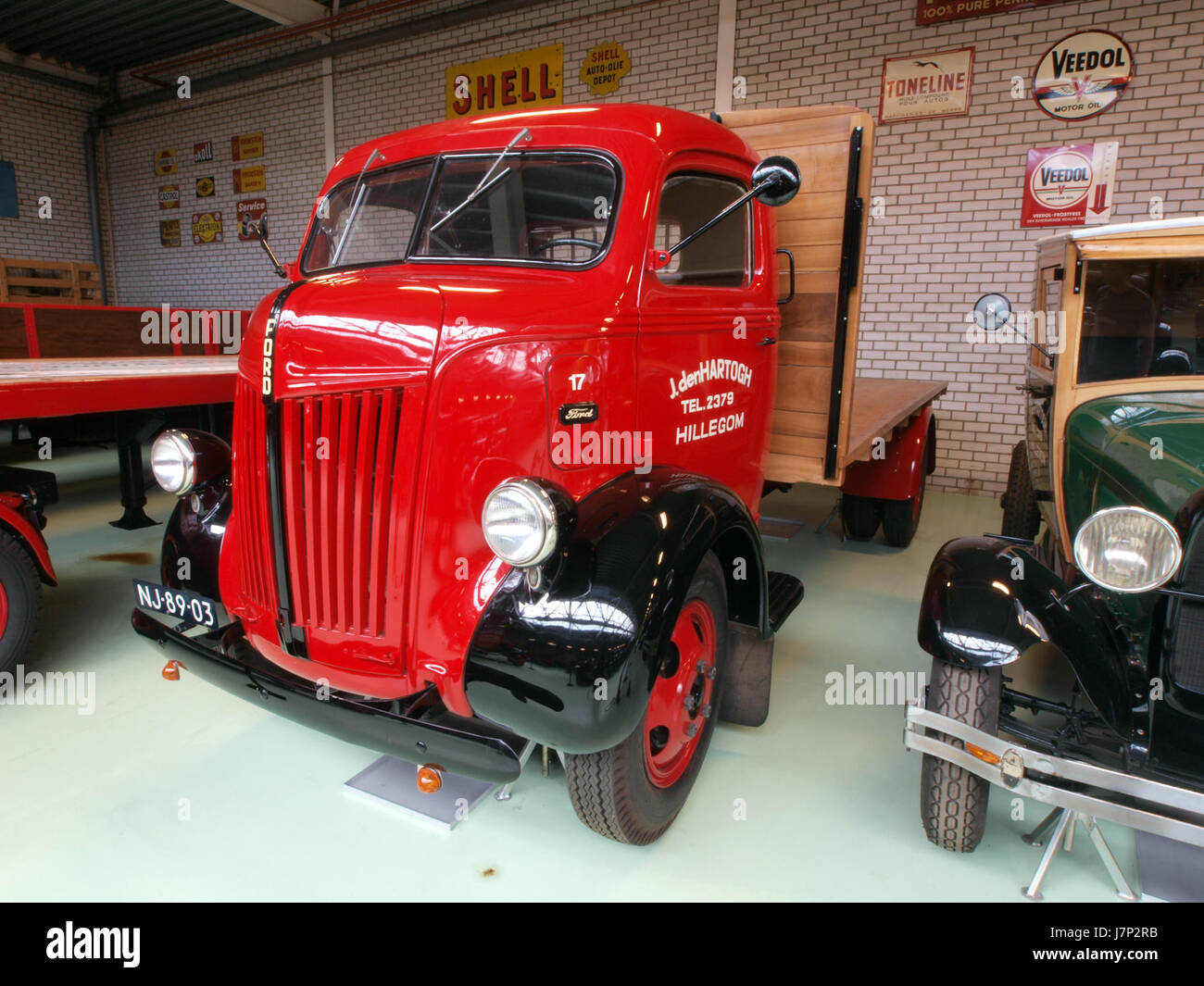 1948 Ford 81 798W truck pic1 Stock Photo