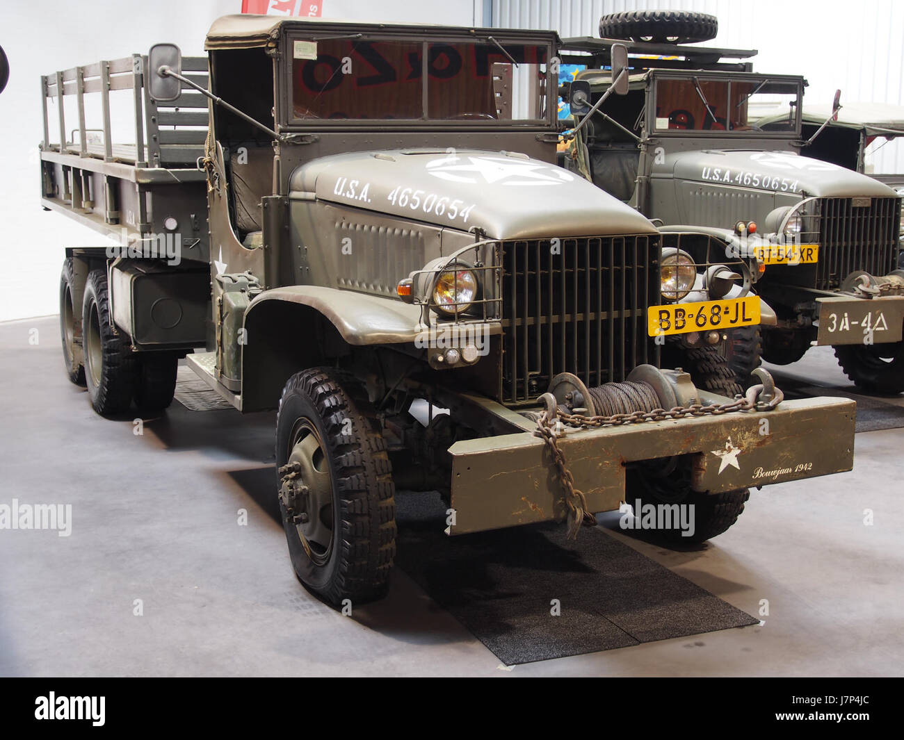 World war vehicle 1942 hi-res stock photography and images