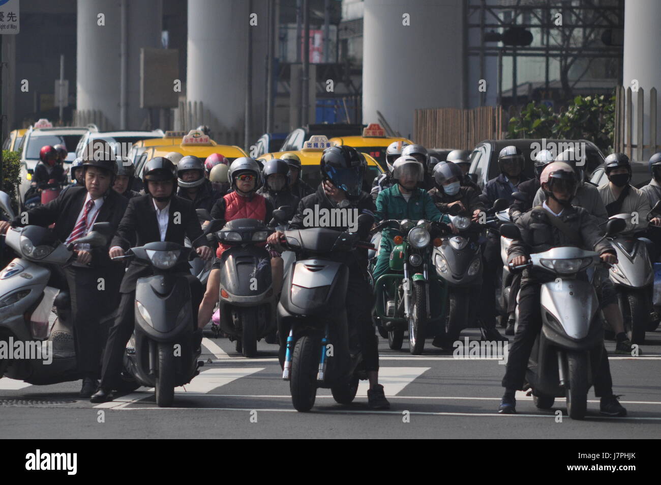 Taipei, Taiwan, scooters traffic Stock Photo Alamy