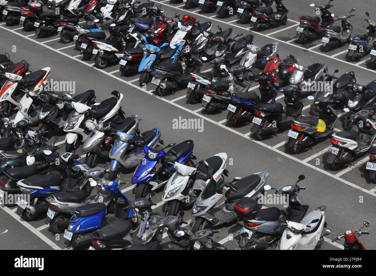 Taipei, Taiwan, scooters traffic Stock Photo Alamy