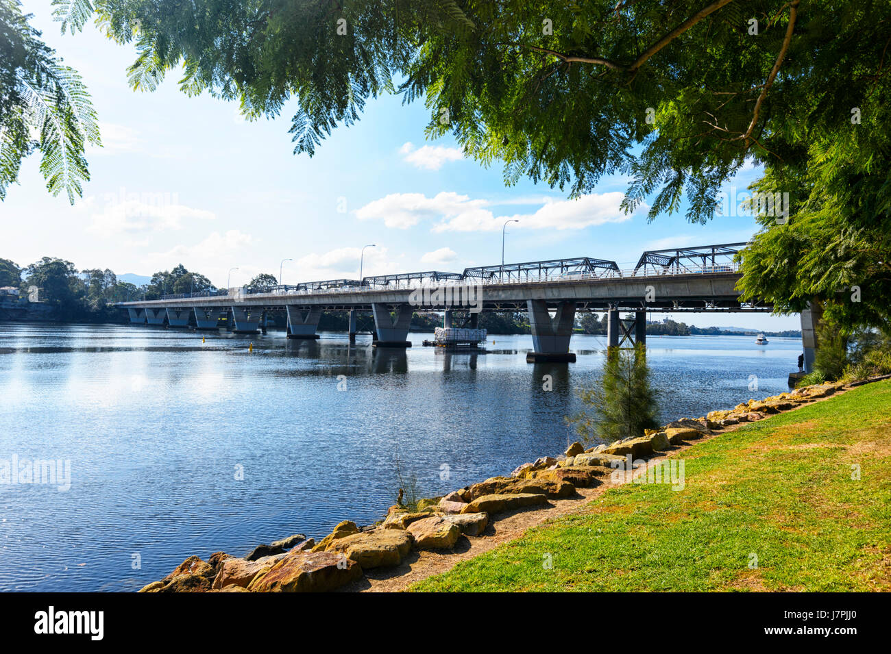 Old Bridge over the Shoalhaven River, built in 1881, carries the