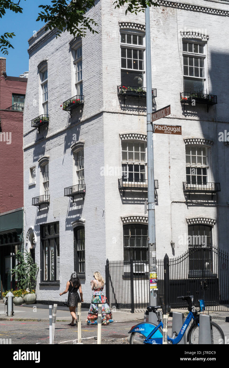 MacDougal Alley in Greenwich Village, NYC Stock Photo Alamy