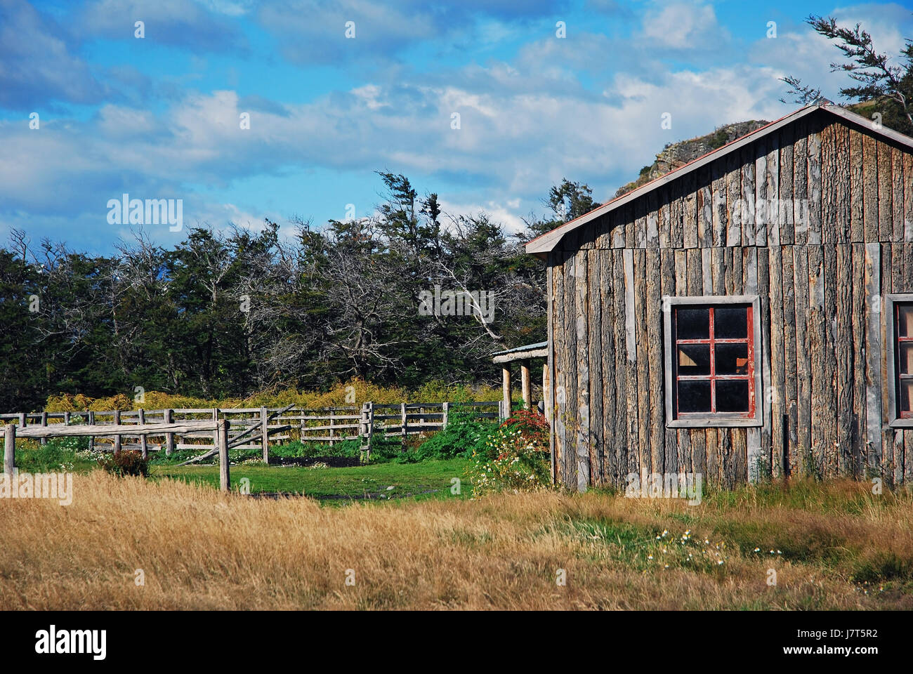 house building chile farm morbidly meadow grass lawn green old house