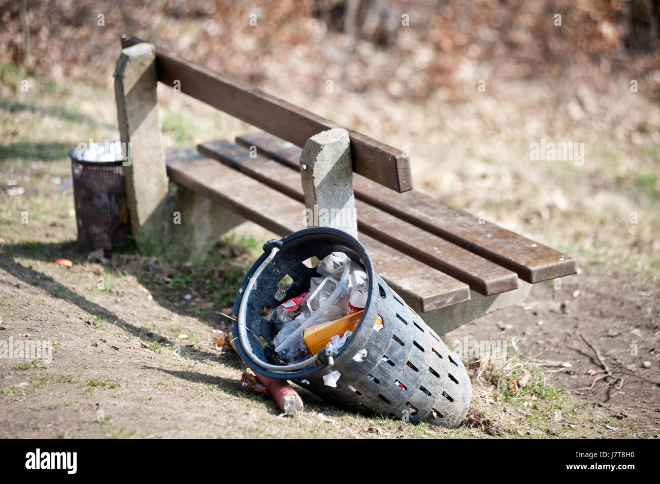 wood seat put sitting sit bin bench rubbish sweepings can object