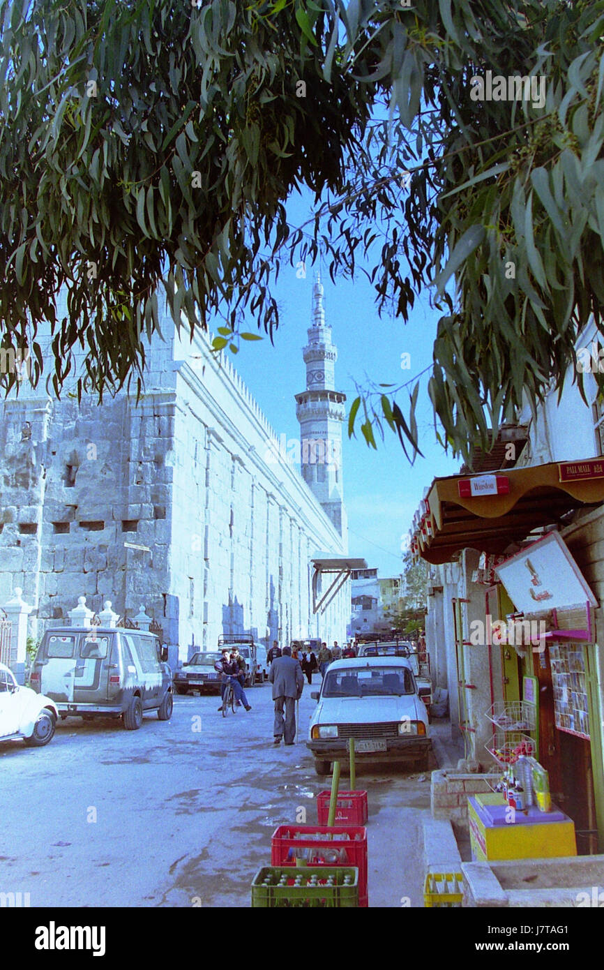 Damascus marketplace hi-res stock photography and images - Alamy