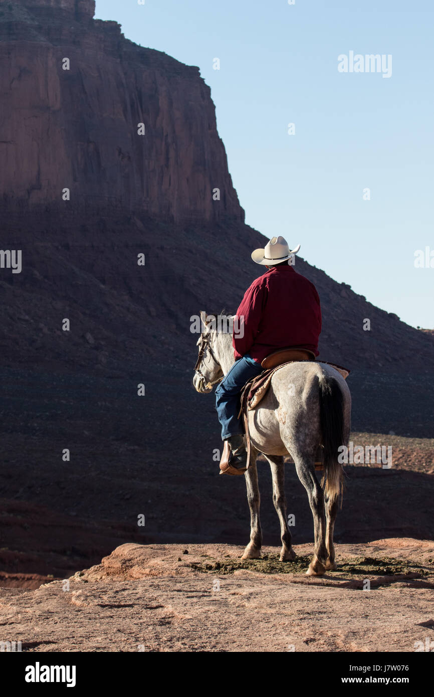 Navajo indian on horse hi-res stock photography and images - Alamy