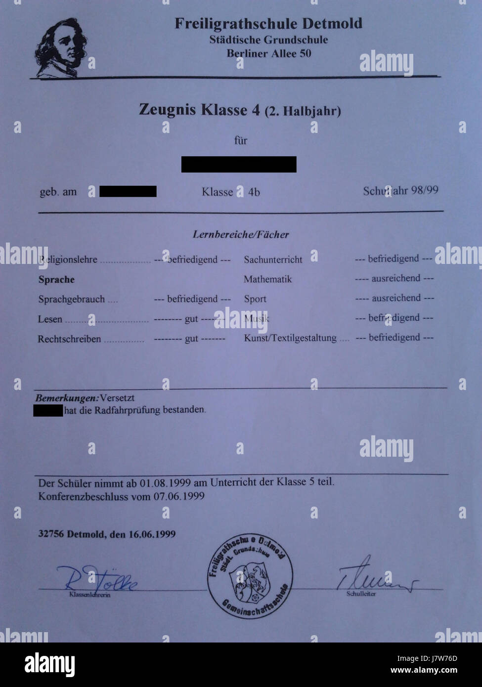 School report card hi-res stock photography and images - Alamy School report card hi-res stock photography and images - Alamy