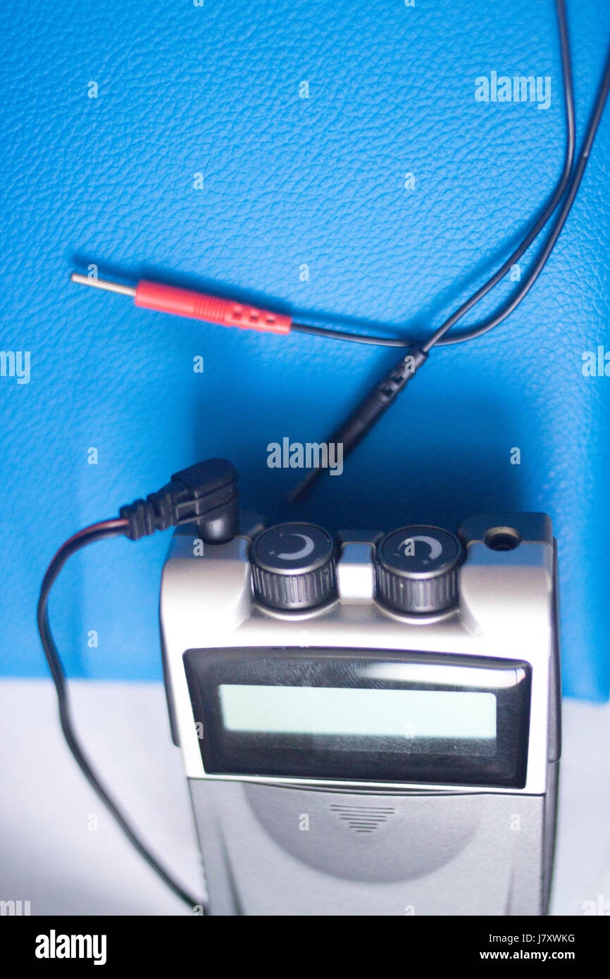 Physical therapy mecical clinic physiotherapy electrical impulse shock treatment for leg injury