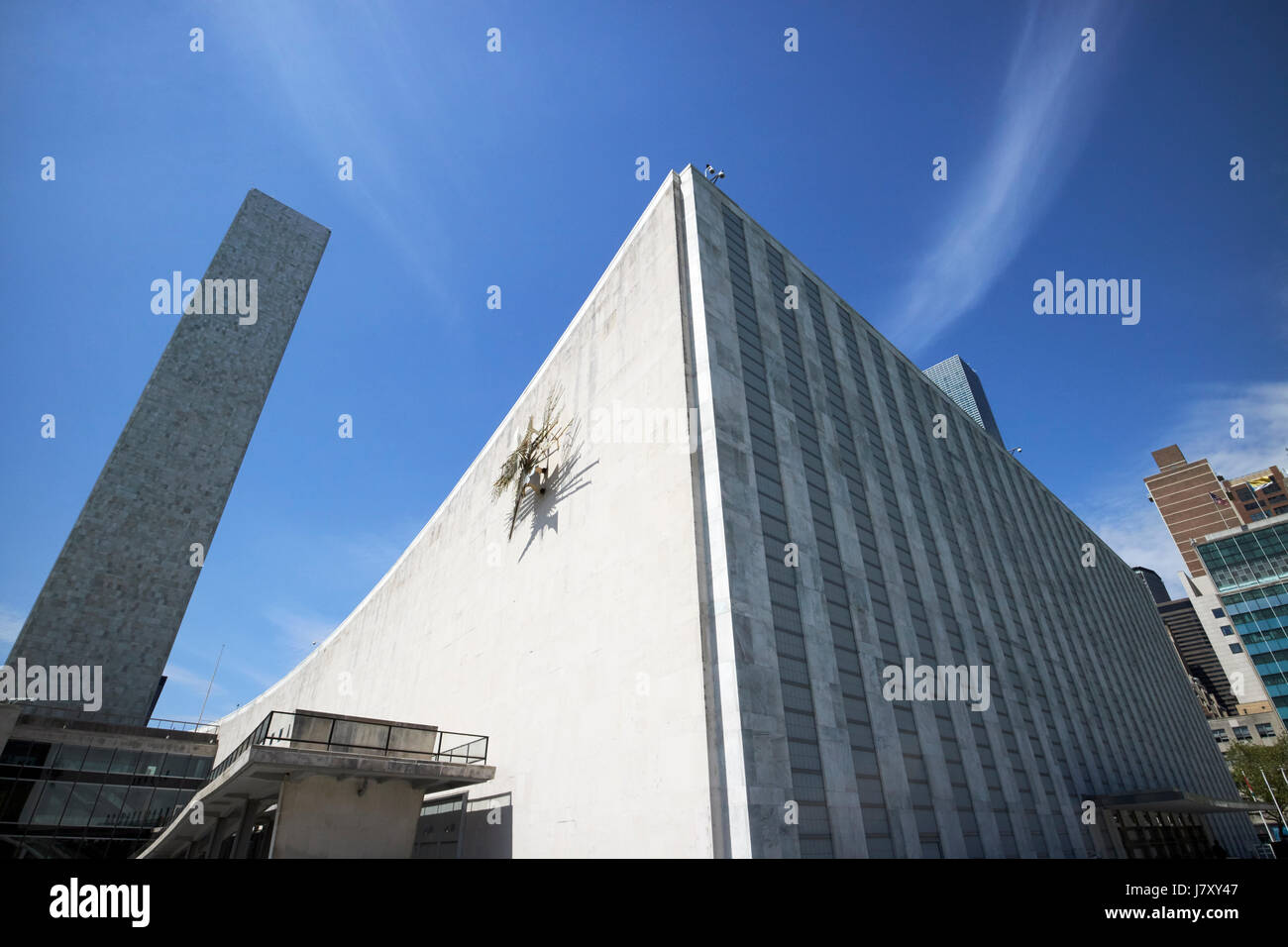The general assembly and secretariat buildings at the United Nations headquarters building New York City USA Stock Photo
