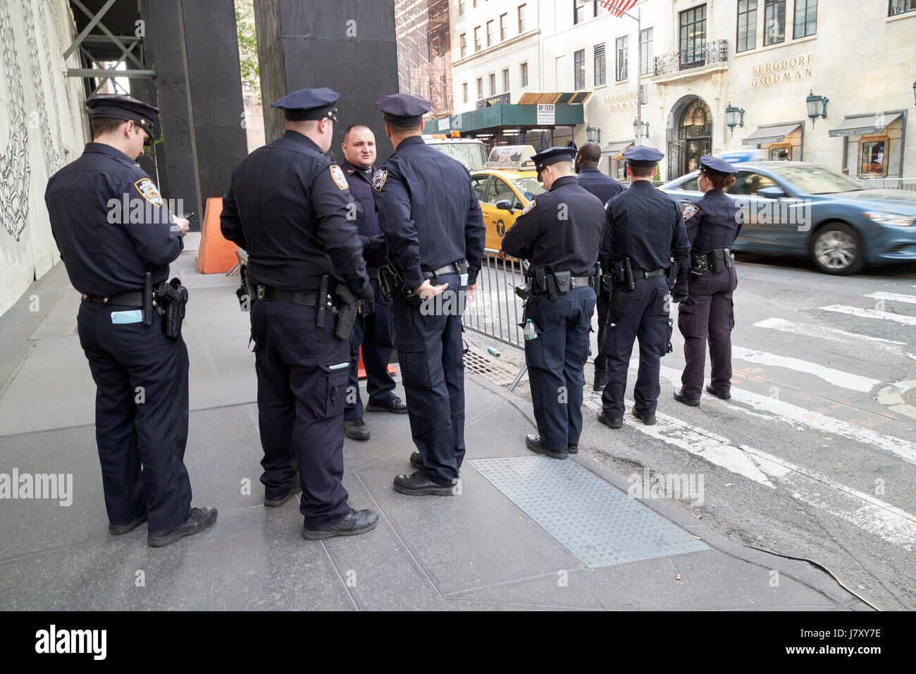 nypd protective security detail outside trump tower manhattan New York