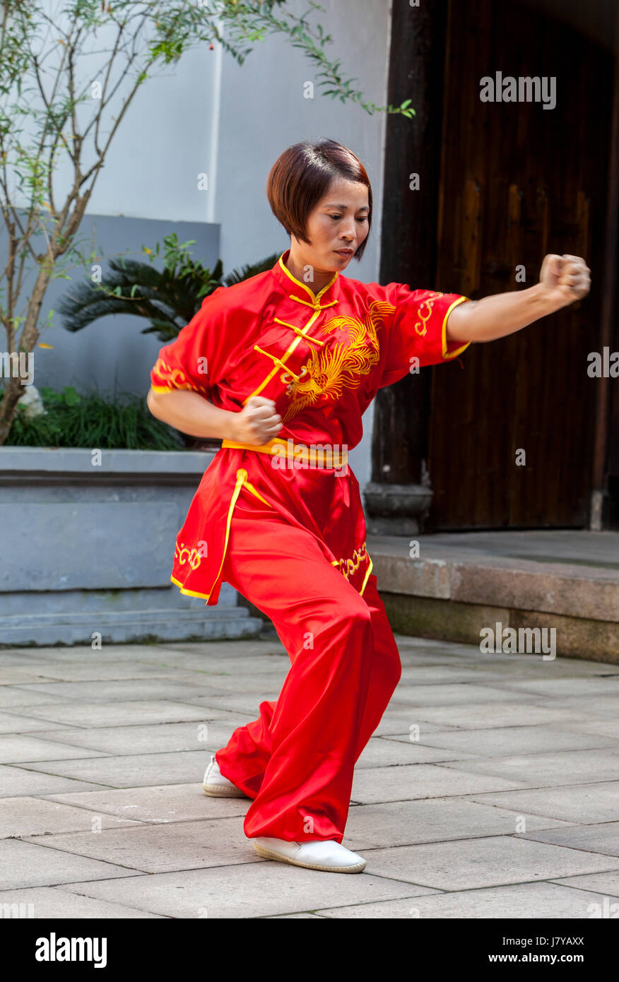 Wenzhou, Zhejiang, China. Tai Chi Demonstration at the Martial Arts Museum  Stock Photo - Alamy