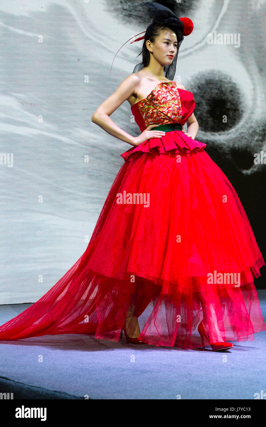 Wenzhou, Zhejiang, China.  Chinese Fashion Show Model.  FOR EDITORIAL USE ONLY. Stock Photo