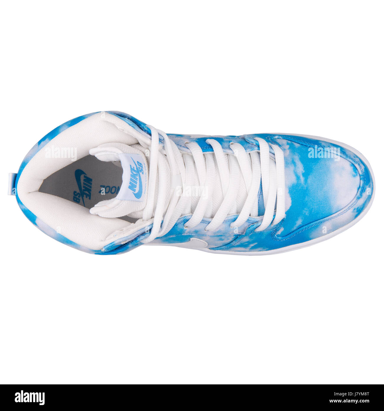 Nike Dunk High Pro SB Clouds Blue Pattern - 305050-414 Stock Photo - Alamy