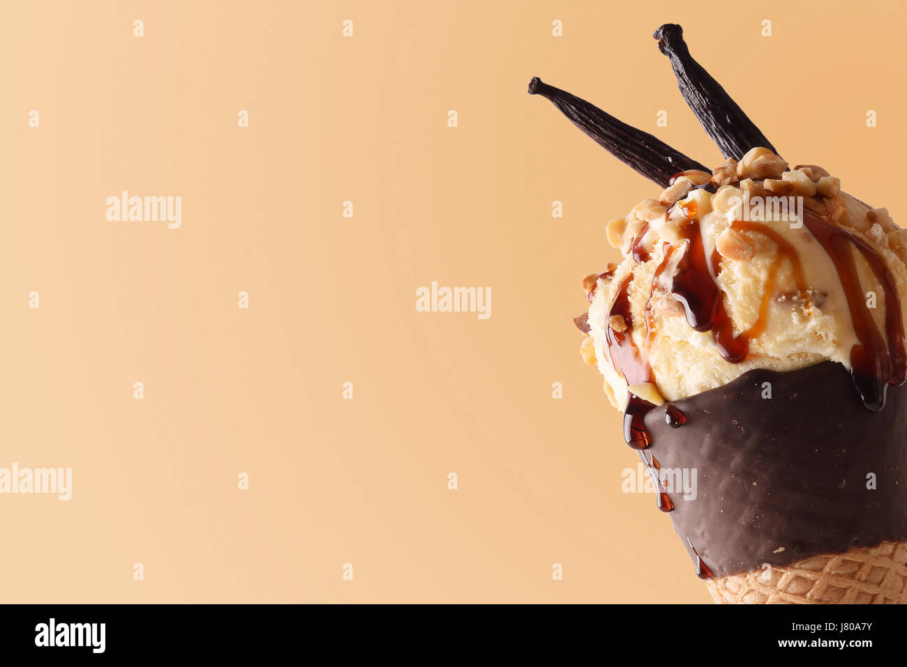 Vanilla flavored ice cream cone hi-res stock photography and images - Alamy