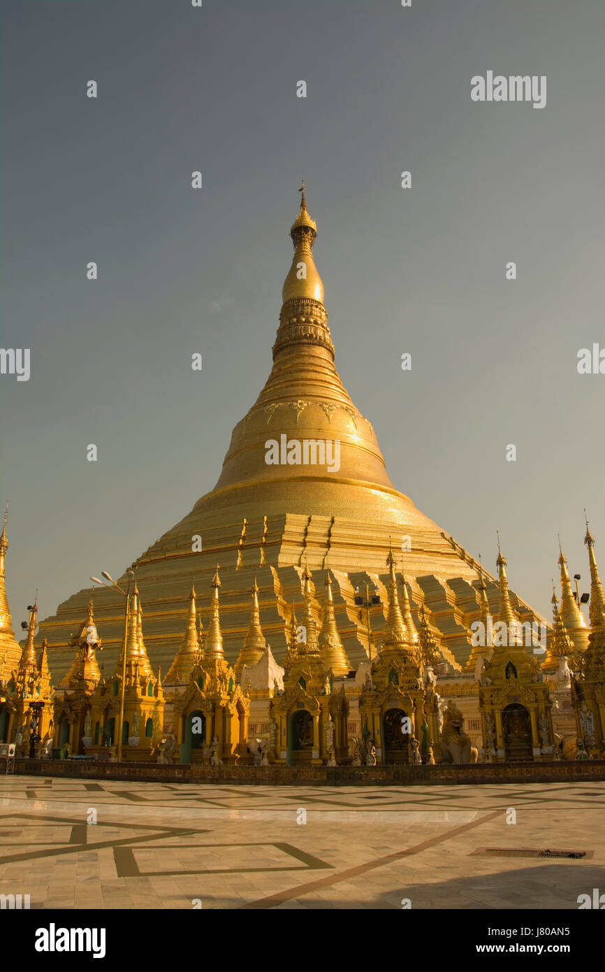 ASIA, MYANMAR (BURMA), Yangon (Rangoon), Sule Pagoda Buddhist Temple ...