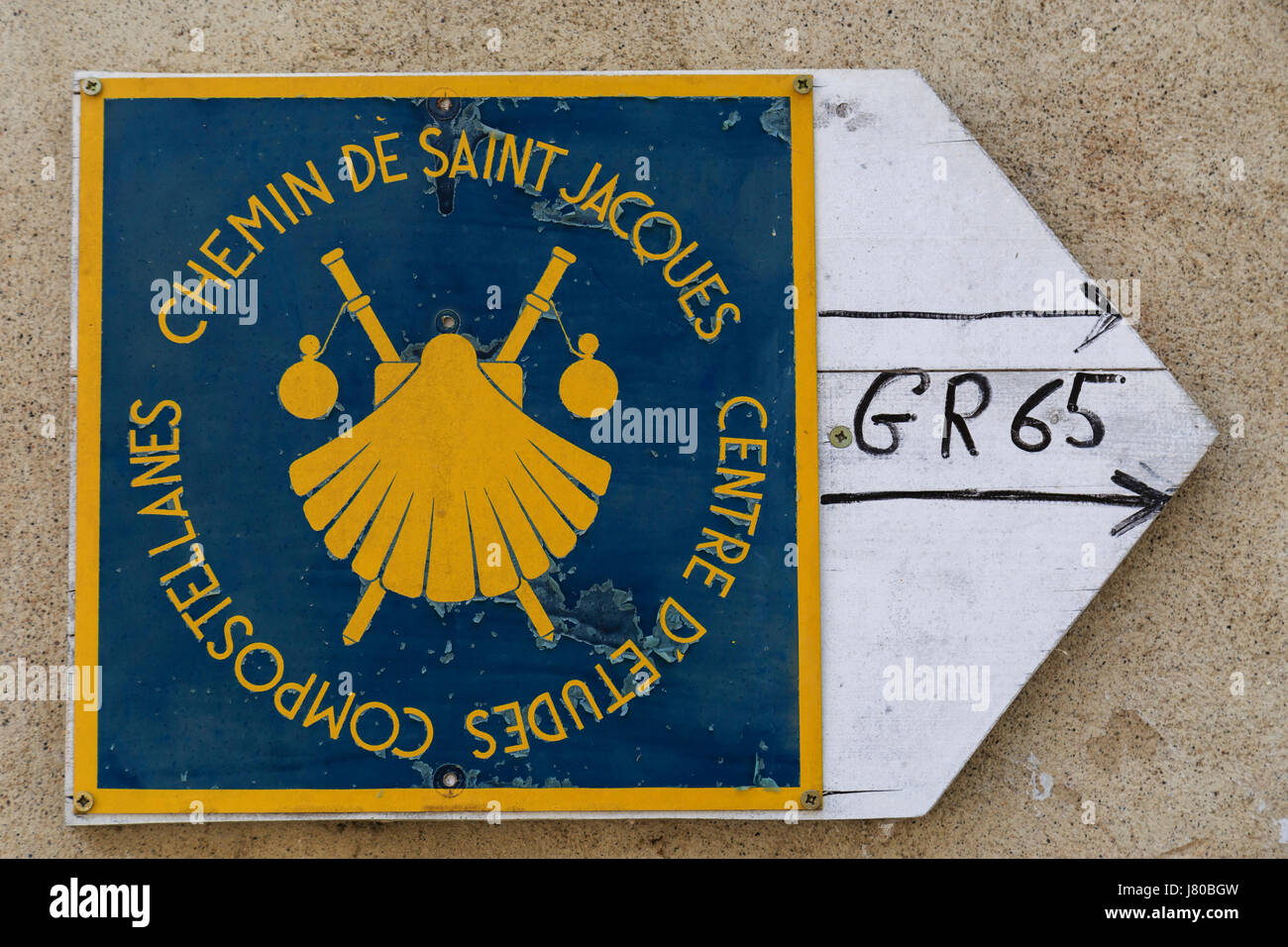 France, Gers, Larressingle, labelled Les Plus Beaux Villages de France,sign for the way to Saint Jacques de Compostela Stock Photo
