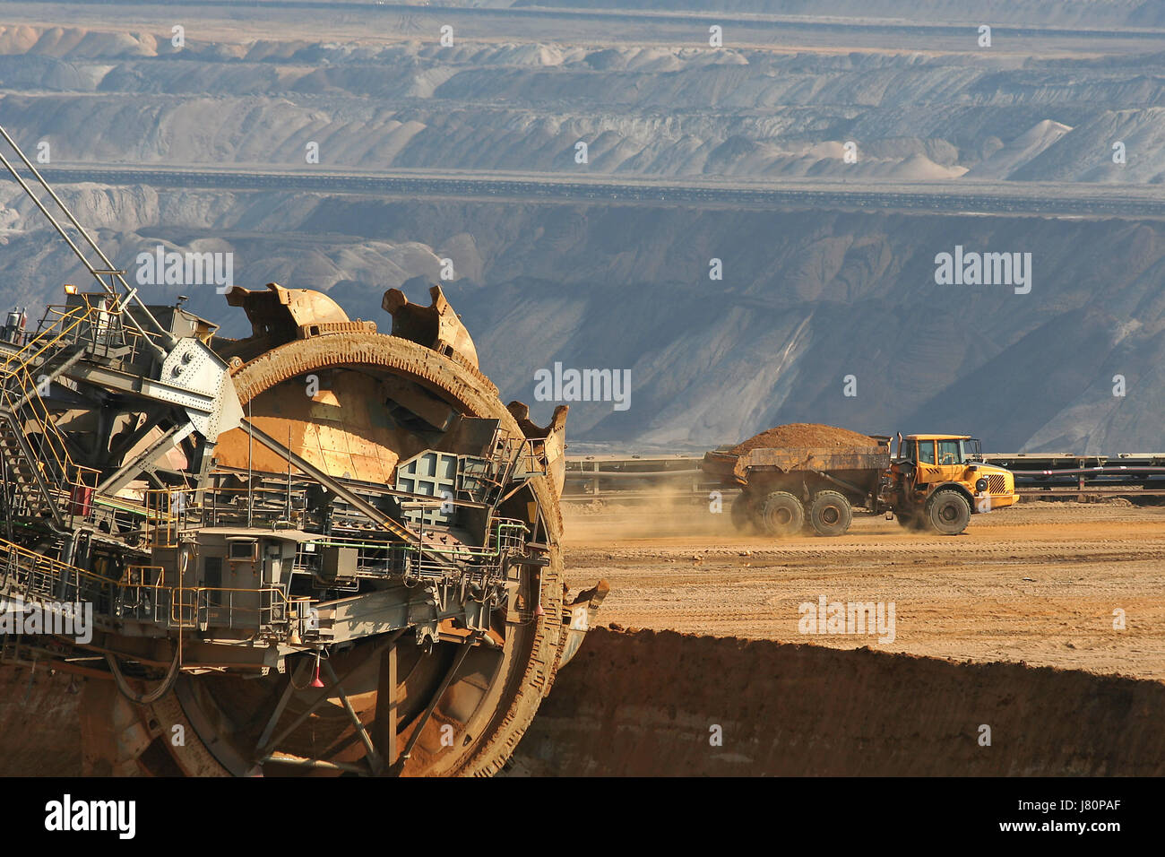 dredger coal surface mining raw material lignite paddle wheel 