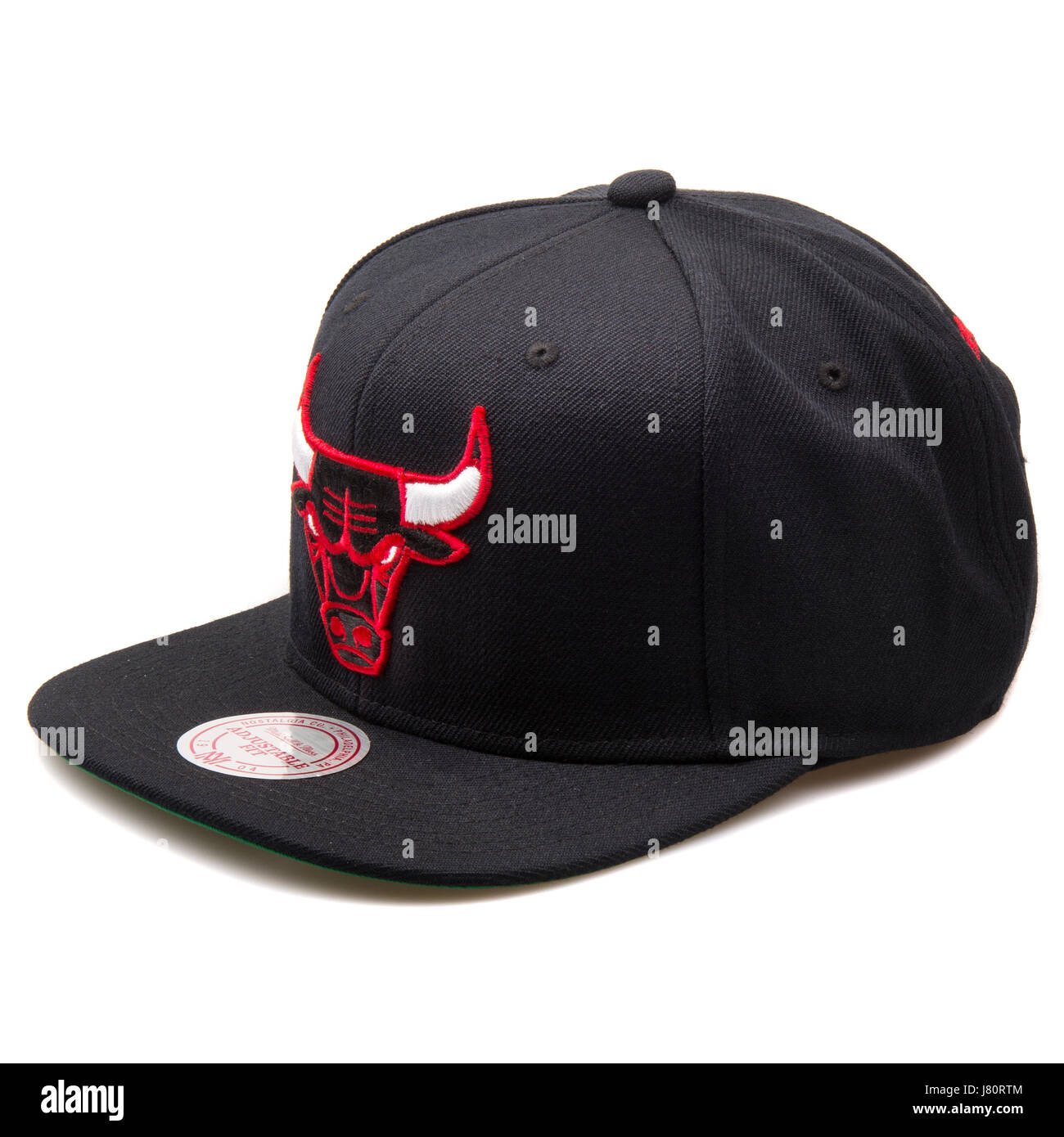 Red chicago bulls cap hi-res stock photography and images - Alamy