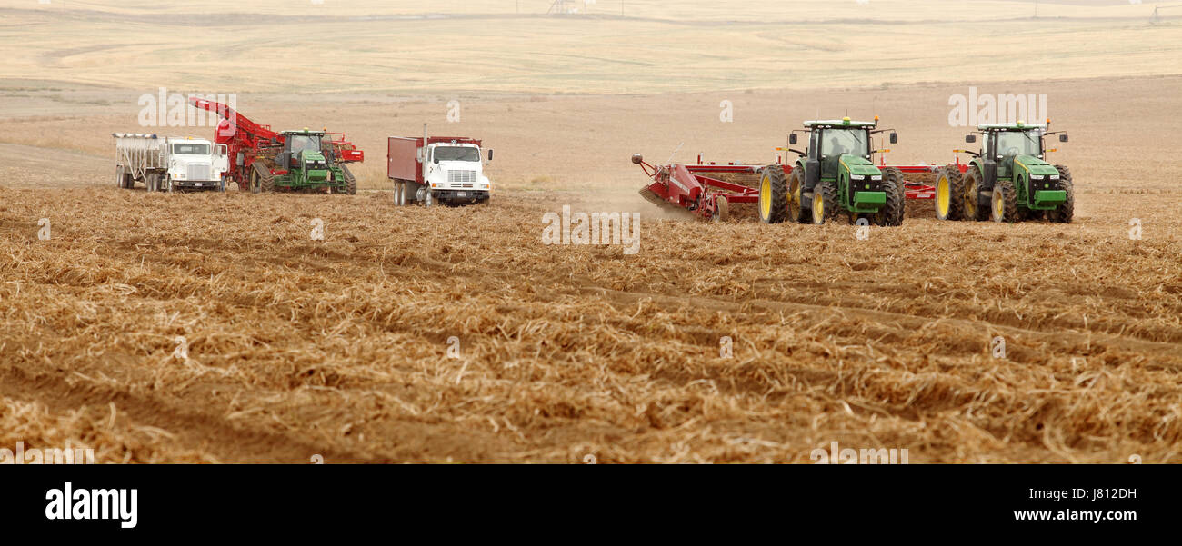 Mechanized harvesting hires stock photography and images Alamy
